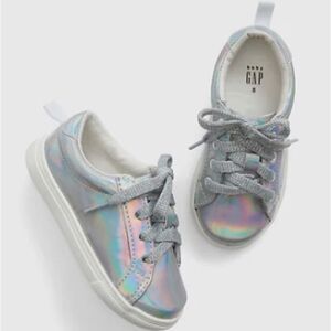 Gap toddler metallic shine shoes faux leather a no slip rubber sole size 5